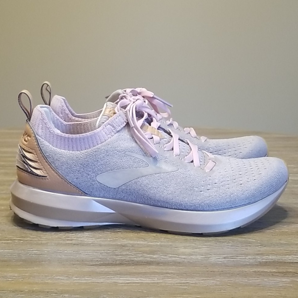 Brooks Levitate Size 10